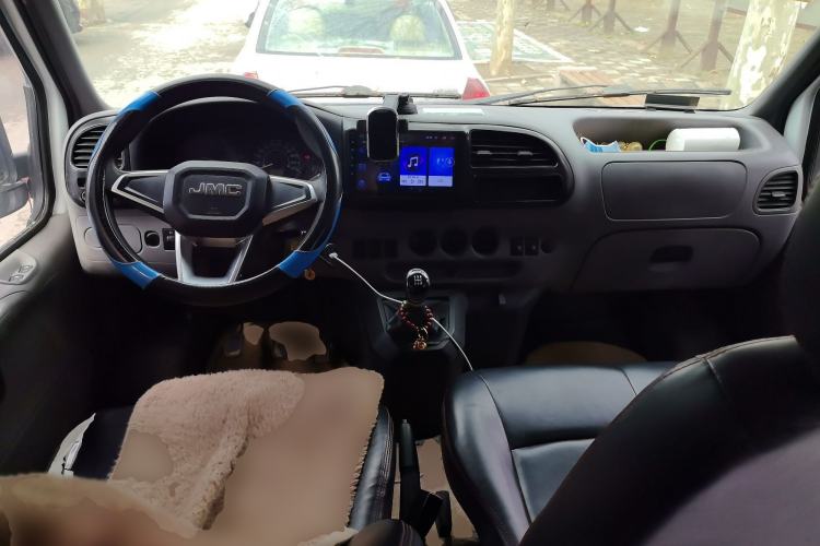 Used JMC Transit 2019 2.8T Commercial Version Short Wheelbase Low Roof 6-Seater China VI Emission Standard JX493
