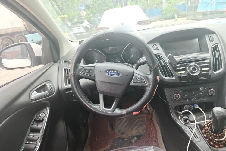 Used Ford Focus 2017 Sedan 1.6L Manual Fashion Edition Smart Drive Version
