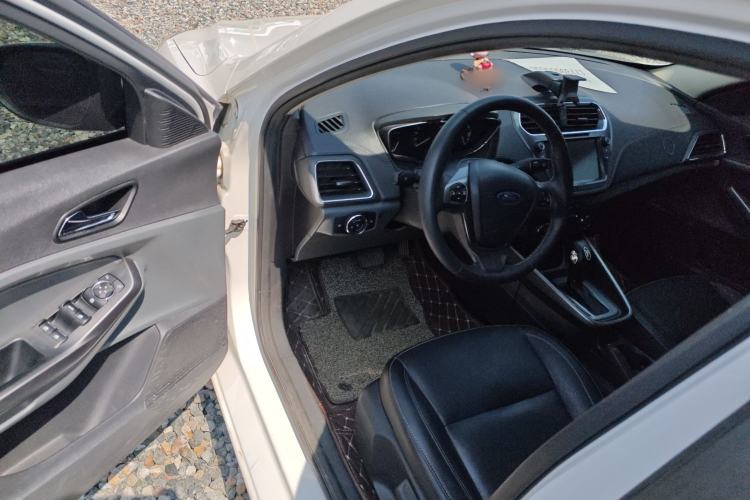 Used Ford Escort 2015 1.5L Automatic Fashion Model