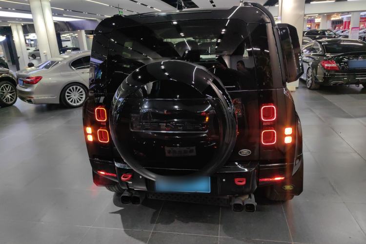 Used Land Rover Defender 2023 Facelift 90 3.0T P400 XS Exterior 4