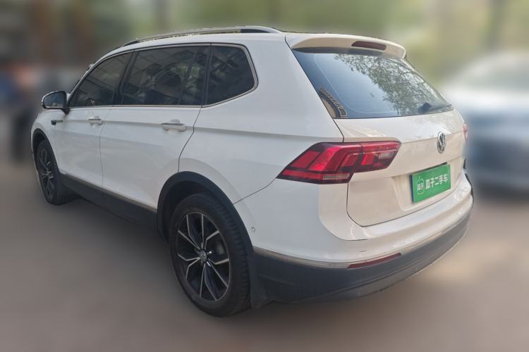Used Volkswagen Tiguan L 2020 330TSI Automatic Two-Wheel Drive Smart Luxury Edition China VI Standard
