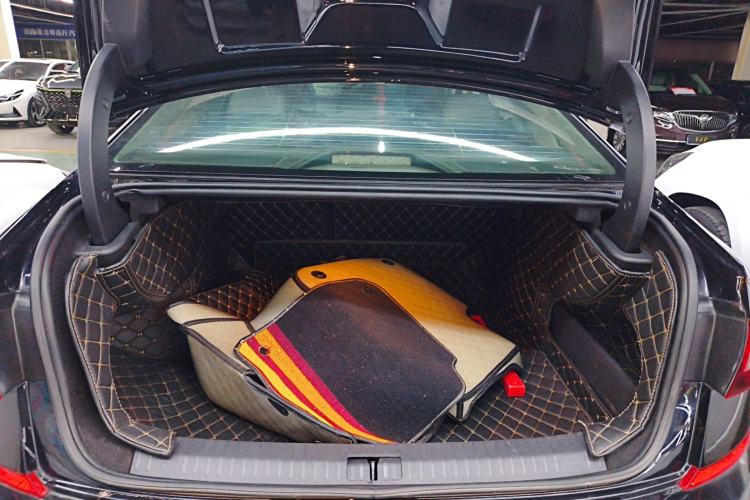 Used Volkswagen Passat 2019 330TSI Elite Edition China VI Trunk