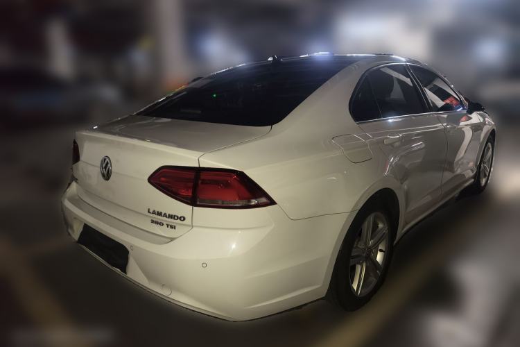 Used Volkswagen Lamando 2015 280TSI DSG Comfort Edition Rear Right 45 Deg