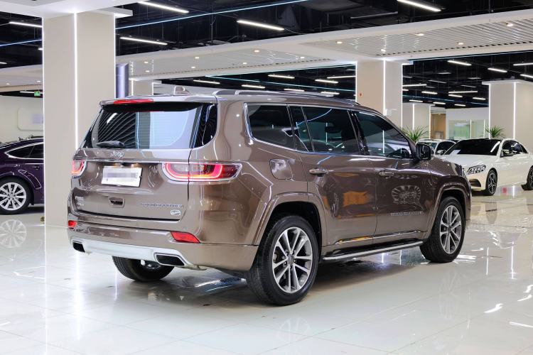 Used Jeep Grand Commander 2018 2.0T Four-Wheel Drive Smart Enjoyment Version China V Emission Standard
