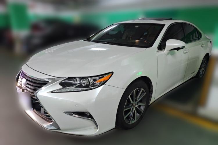 Used Lexus ES 2017 300h Mark Levinson Luxury Edition