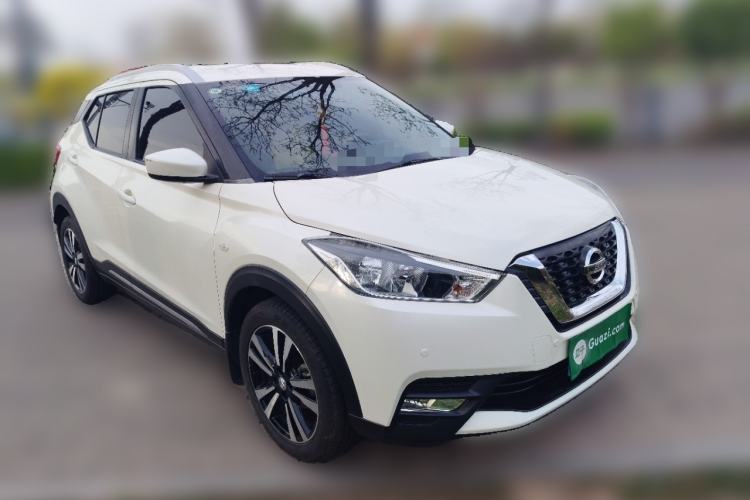 Used Nissan Kicks 2017 1.5L CVT Cool Enjoy Edition Front Right 45 Deg