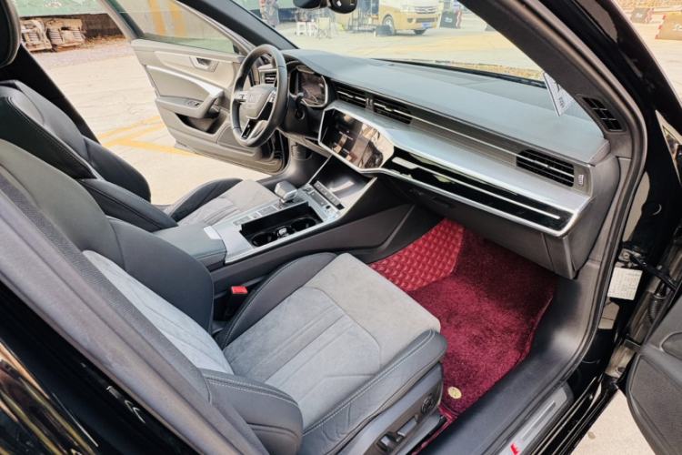 Used Audi A6L New Energy 2020 55 TFSI e quattro Interior 3