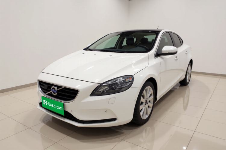 Used Volvo V40 2015 1.6T Zhiya Edition