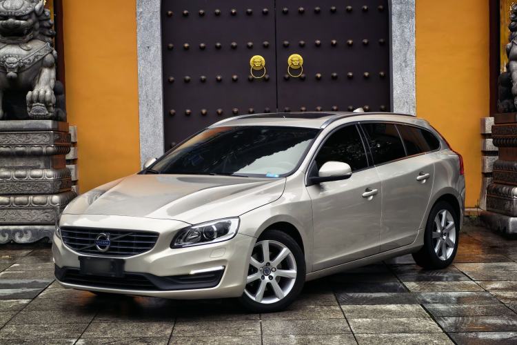 Used Volvo V60 2017 T4 Smart Edition China V Standard