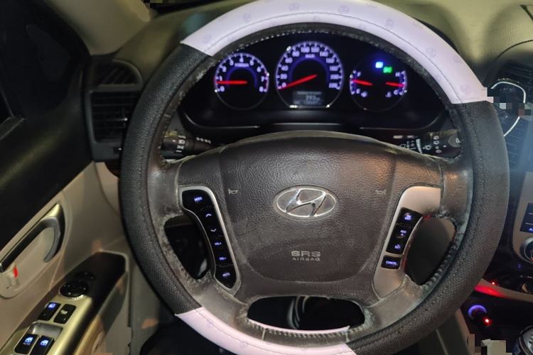 Used Hyundai Santa Fe Classic 2012 2.4 Comfort Edition 7-Seater Four-Wheel Drive