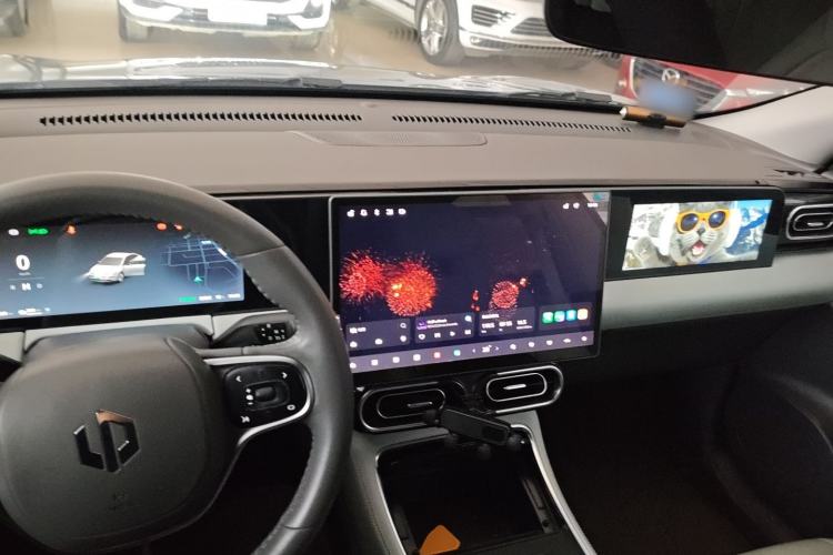 Used Leapmotor C01 2024 Pure Electric 525 Comfort Edition Center Console