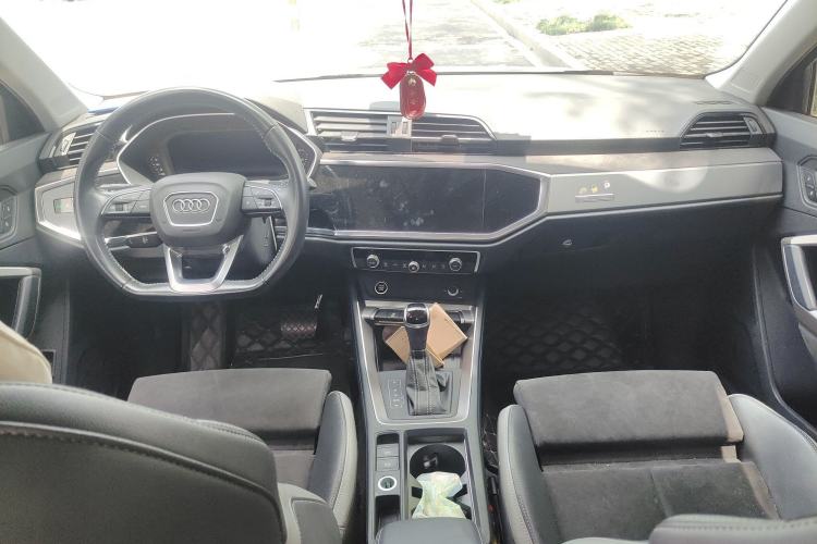 Used Audi Q3 2021 35 TFSI Fashion Dynamic Model Center Console