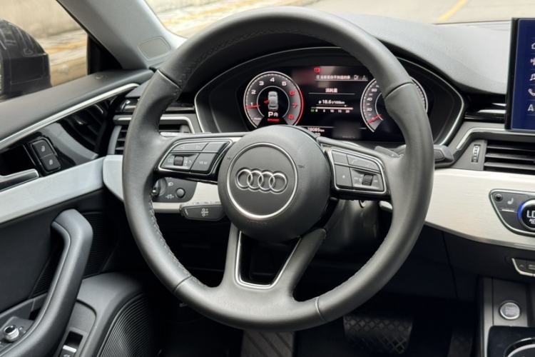 Used Audi A5 2023 Sportback 40 TFSI quattro Luxury Dynamic Edition Interior 8