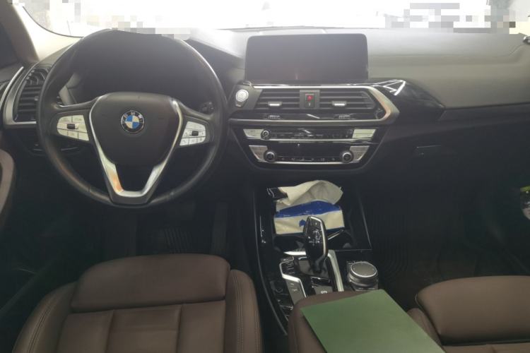 Used BMW X3 2021 xDrive25i Luxury Package Center Console