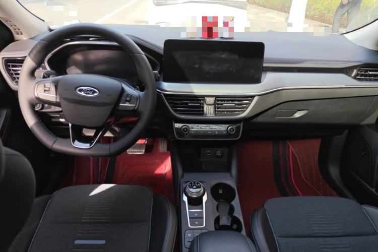 Used Ford Focus 2021 Hatchback EcoBoost 180 Automatic Titanium Edition Center Console