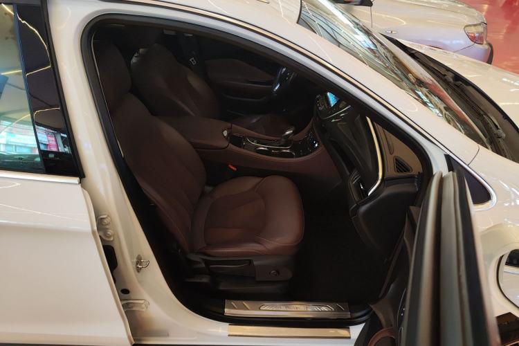 Used Buick Envision 2017 28T Four-Wheel Drive Elite Model Right Front Seat