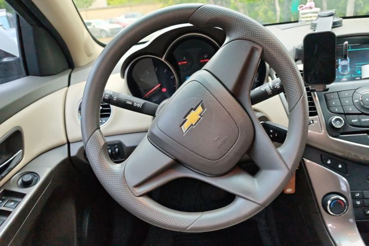 Used Chevrolet Cruze 2015 1.5L Classic SE AT Steering Wheel