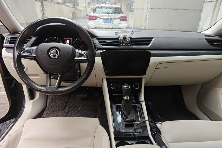 Used Skoda Superb 2016 TSI330 DSG Smart Drive Edition
