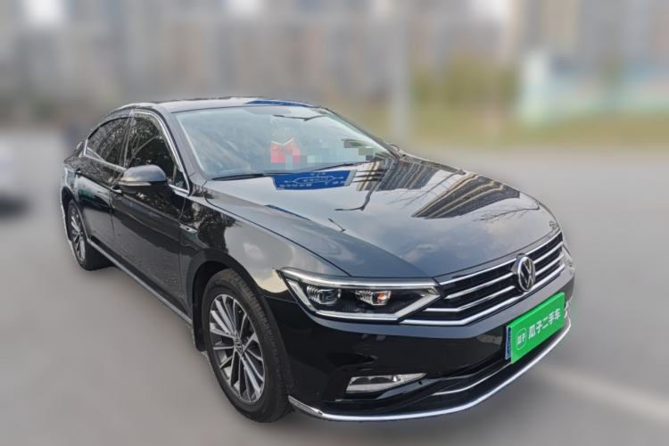 Used Volkswagen Magotan 2020 330TSI DSG Luxury Edition Front Right 45 Deg