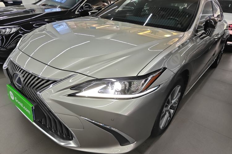 Used Lexus ES 2020 300h Premier Edition
