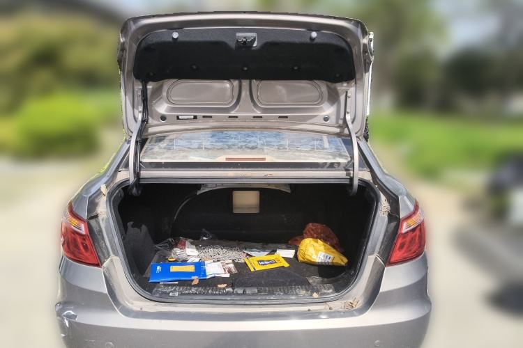 Used CHANGAN Eado 2015 1.6L Manual Luxury Model China IV Standard