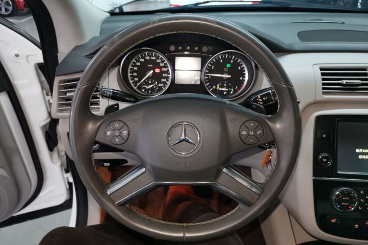 Used Mercedes-Benz R-Class 2017 R 320 4MATIC Business Edition Prestige Model