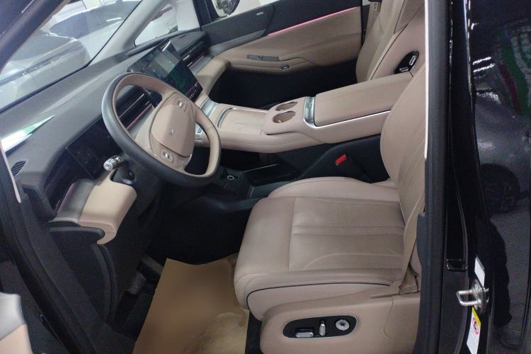 Used XPeng X9 2025 740 Ultra-Long Range Max Left Front Seat