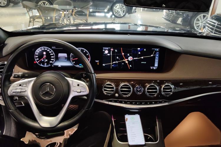 Used Mercedes-Benz S-Class 2020 S 350 L Business Class Ultimate Edition Center Console