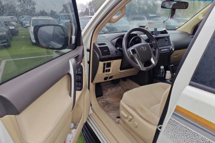 Used Toyota Prado 2013 2.7L Automatic Middle East Version
