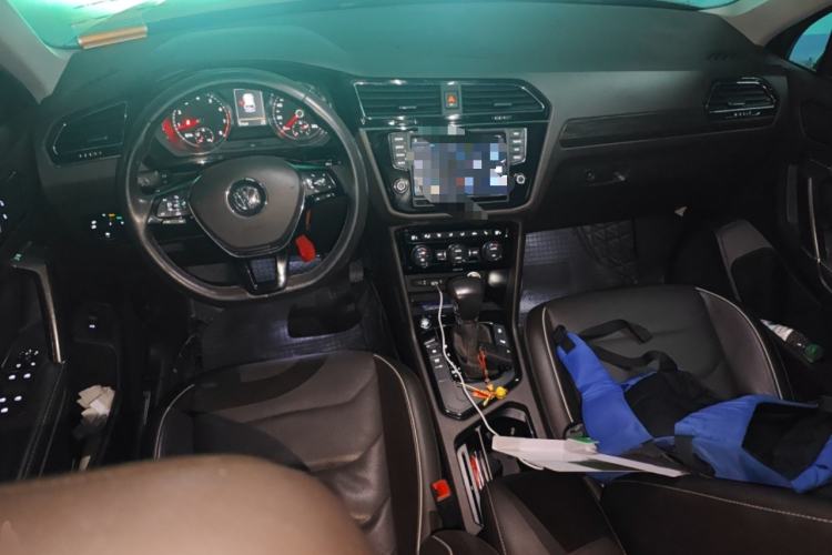 Used Volkswagen Tiguan L 2017 330TSI Automatic Two-Wheel Drive Flagship Edition Center Console