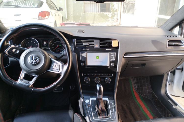 Used Volkswagen Golf GTI 2016 2.0 TSI GTI Center Console