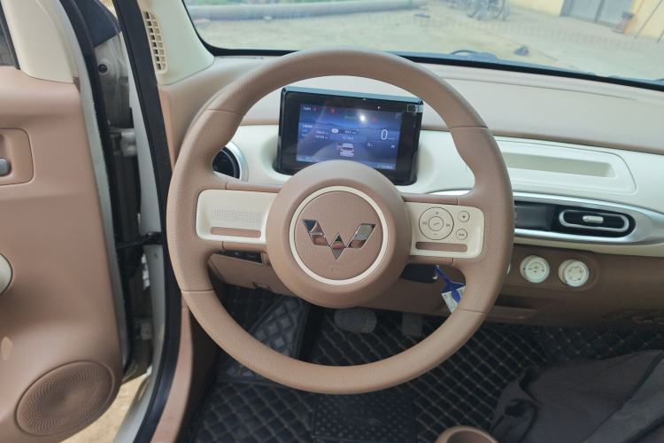 Used Wuling Hongguang MINIEV 2025 Four-Door Version Advanced Edition Steering Wheel
