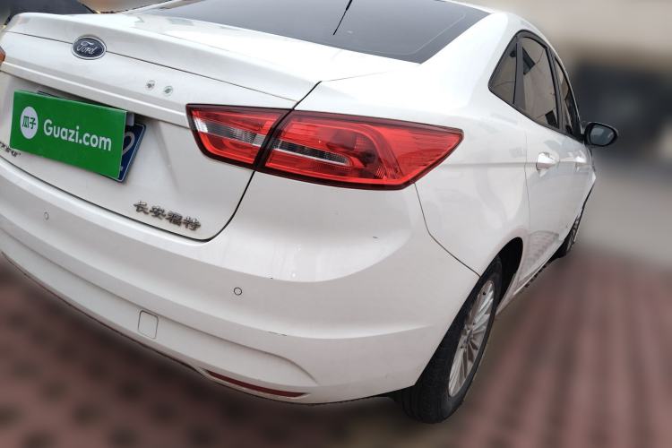 Used Ford Escort 2015 1.5L Automatic Comfort Edition
