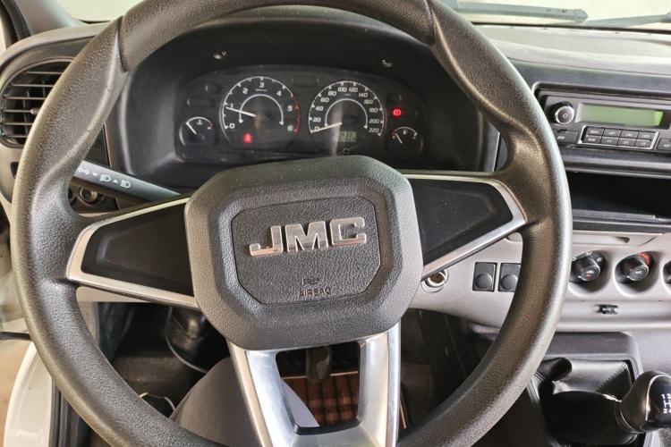 Used JMC Transit 2017 2.8T Commercial Version Short Wheelbase Mid-Roof 6/7/8-Seater JX493 Steering Wheel