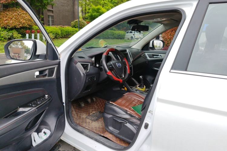 Used CHANGAN CS75 2017 Shangkui Edition 1.5T Manual Fengxiang Model Driver Seat