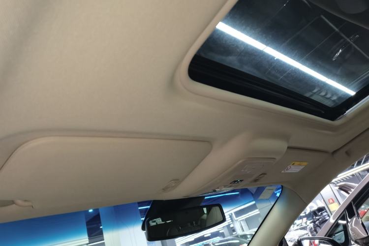 Used Buick GL8 2023 Facelifted Land Cruiser Executive Luxury Version
