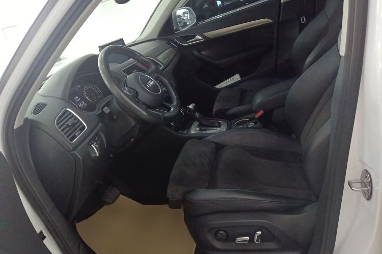 Used Audi Q3 2017 40 TFSI quattro all-wheel-drive sport model
