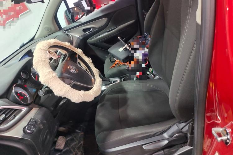 Used Buick Encore 2014 1.4T Automatic Two-Wheel Drive Urban Elite Model Left Front Seat