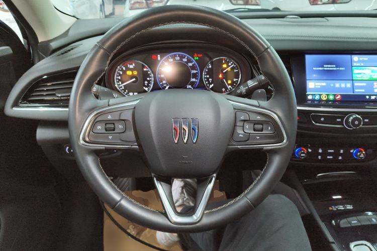 Used Buick Regal 2024 28T Luxury Edition Steering Wheel