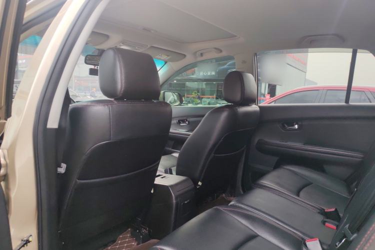 Used BYD S6 2014 2.4L Automatic Prestige 7-Seater