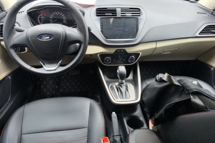 Used Ford Escort 2017 Revised Version 1.5L Automatic Comfort Edition Center Console