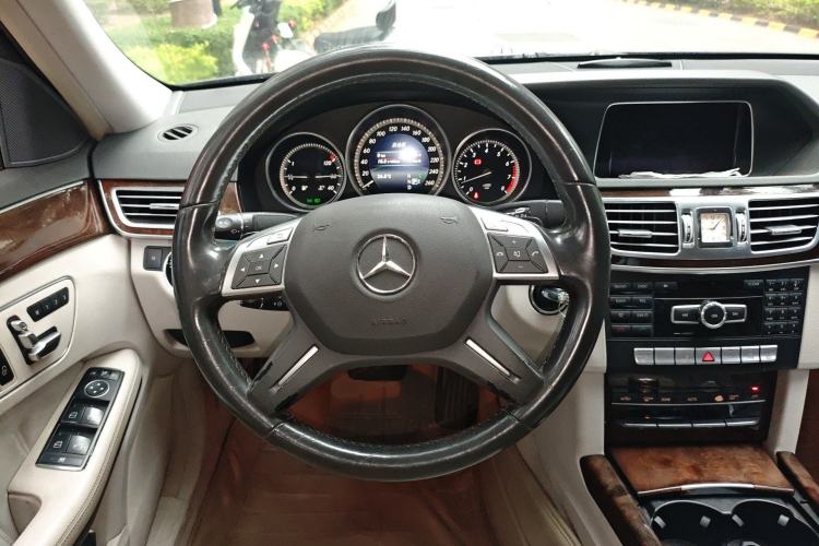 Used Mercedes-Benz E-Class 2014 E 260 L Luxury Model Steering Wheel