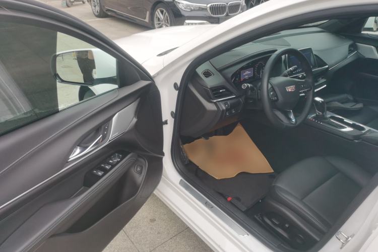 Used Cadillac CT4 2022 28T Luxury Edition Driver Seat