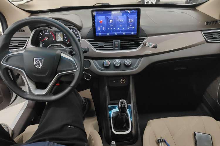 Used Baojun 310W 2017 1.5L Manual Comfort Version China VI Emission Standard