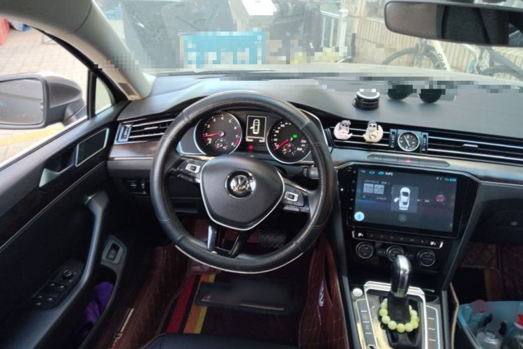 Used Volkswagen Magotan 2017 330TSI DSG Luxury Model Steering Wheel