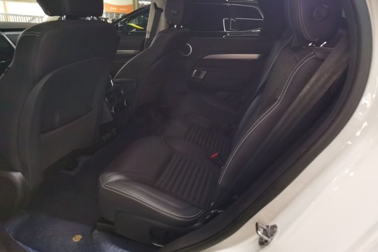 Used Land Rover Discovery 2023 Revised Version 360 PS R-Dynamic S