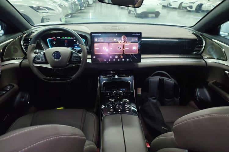 Used BYD Han 2020 EV Long-Range Luxury Model Center Console