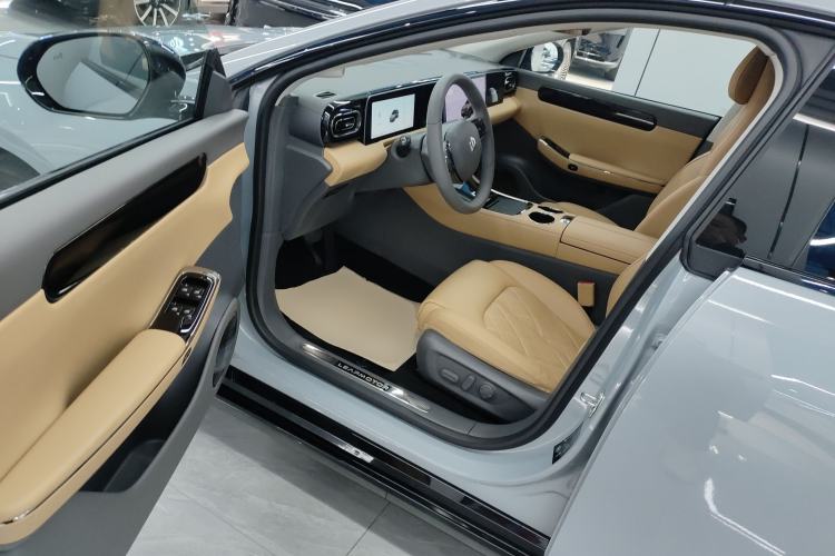 Used Leapmotor C01 2024 Range-Extended 316 Deluxe Edition