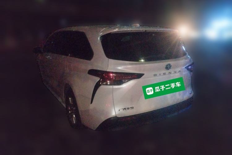 Used Toyota SIENNA 2023 2.5L Hybrid Comfort Edition
