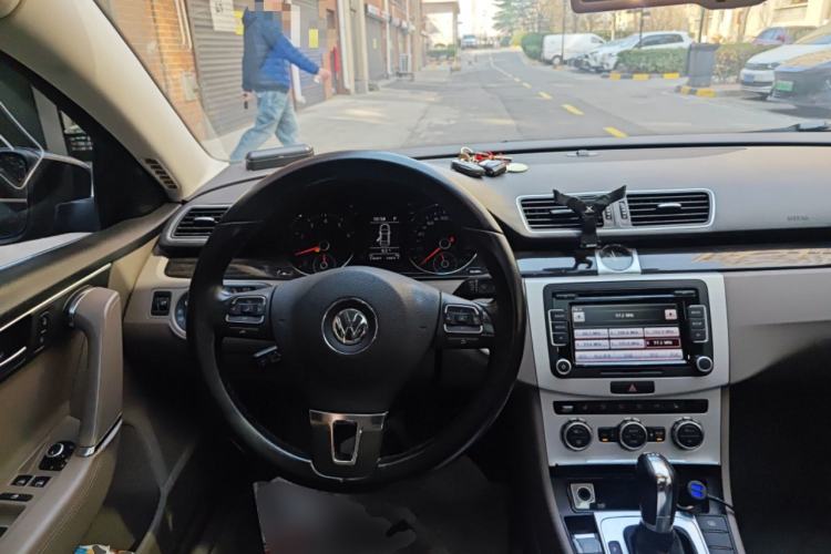 Used Volkswagen Magotan 2012 Facelift 2.0 TSI Prestige Model Steering Wheel